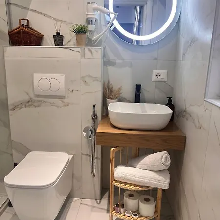 Bllok Scandi 2 Self -check-in Тирана